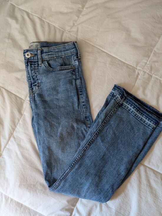 abercrombie kids Other - Abercrombie Kids Girls High Rise Flare Jeans Medium Wash Blue Denim 11/12 Short